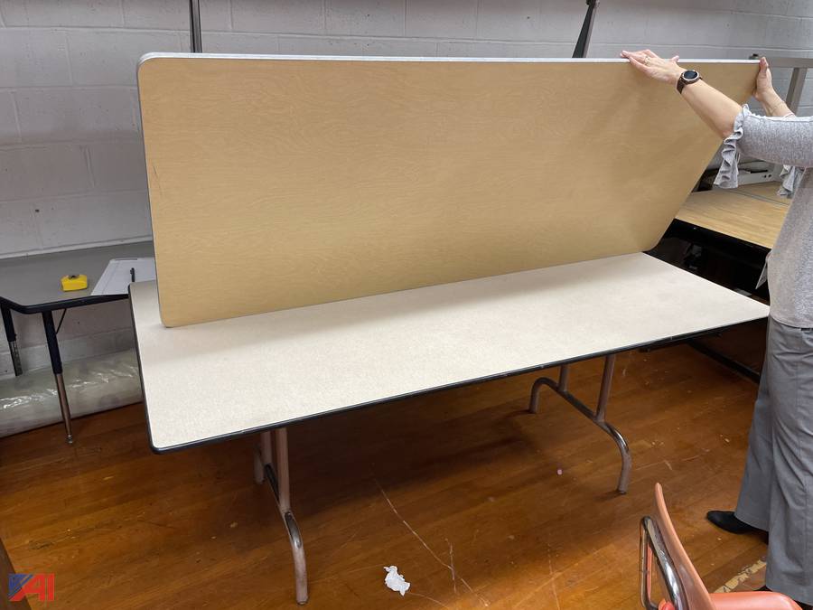 Auctions International Auction Center Moriches UFSDNY 31342 ITEM